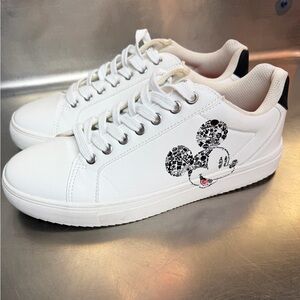 Disney Mickey Mouse Head Character Court Sneakers women’s size 10
